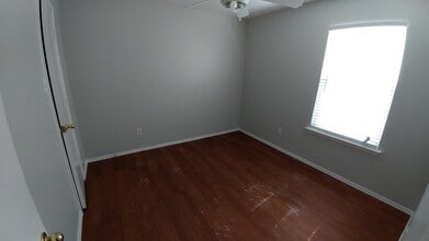 Building Photo - 1106 Nueva Leon Plaza