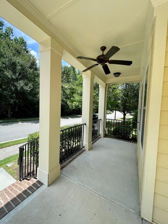 Building Photo - Large 5-bedroom house in Lake Hogan Farm near Chapel Hill schools!