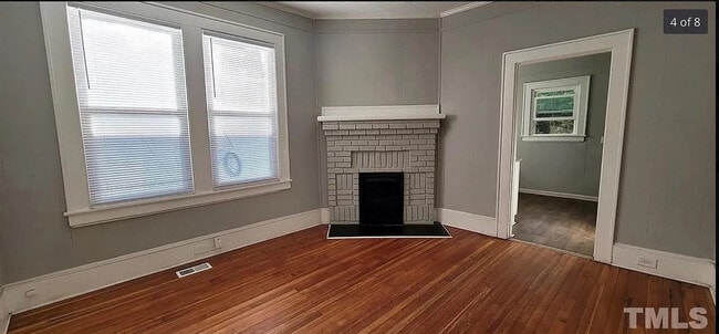 Foto del edificio - Room in House on Holloway St