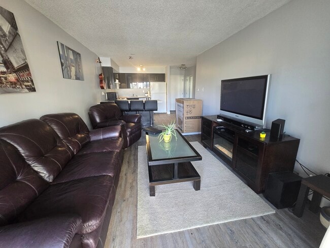 Building Photo - 1718 Nelson St