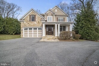 Building Photo - 5709 Wilson Ln