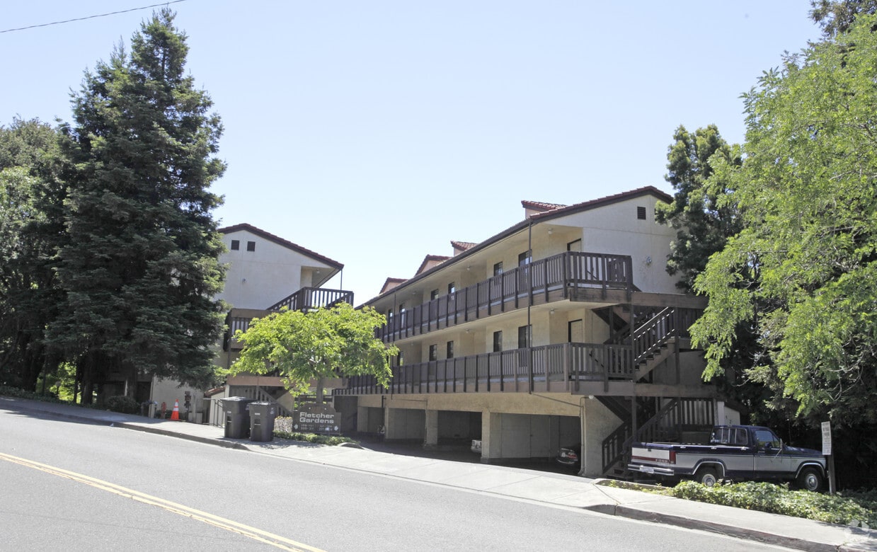 Primary Photo - Fletcher Gardens Apartments