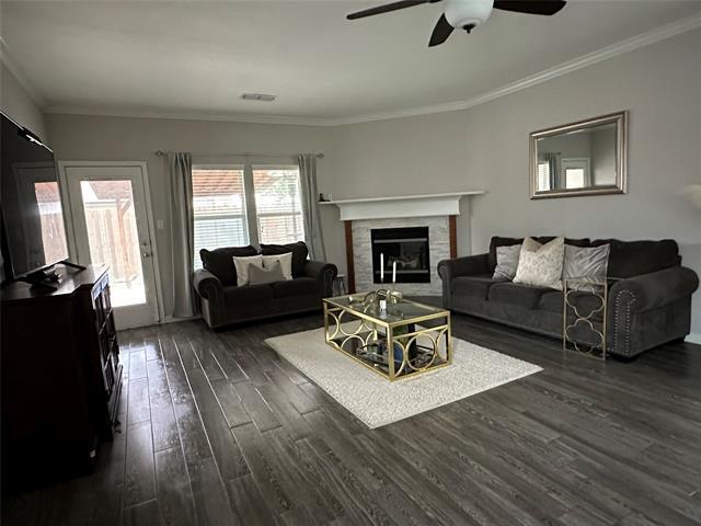 Foto del edificio - 1610 Wildflower Dr