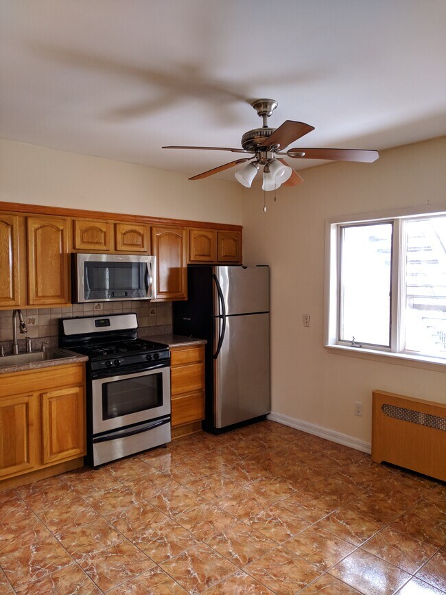 Eat In Kitchen - 183 72nd St