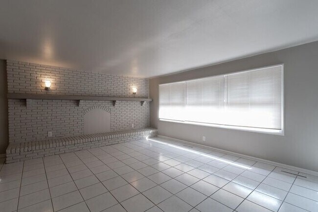 Foto del edificio - 6142 MEADOWLARK DRIVE