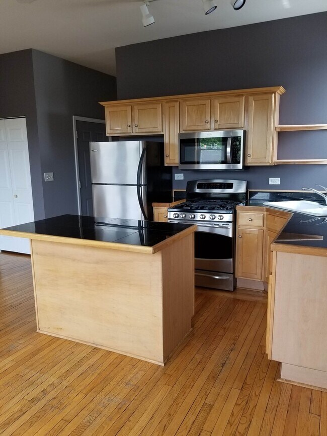 Foto del edificio - 537 N Ashland Ave