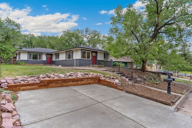 Building Photo - 405 Wilhelmia Ave