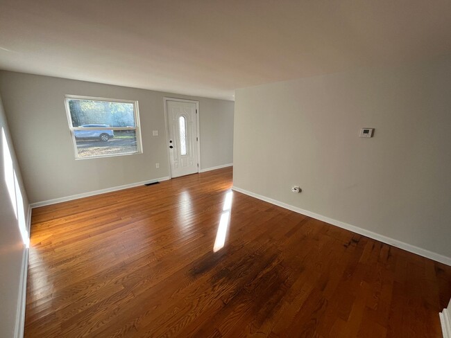 Foto del edificio - **REMODELED 2-BEDROOM HOME w/ CARPORT IN B...