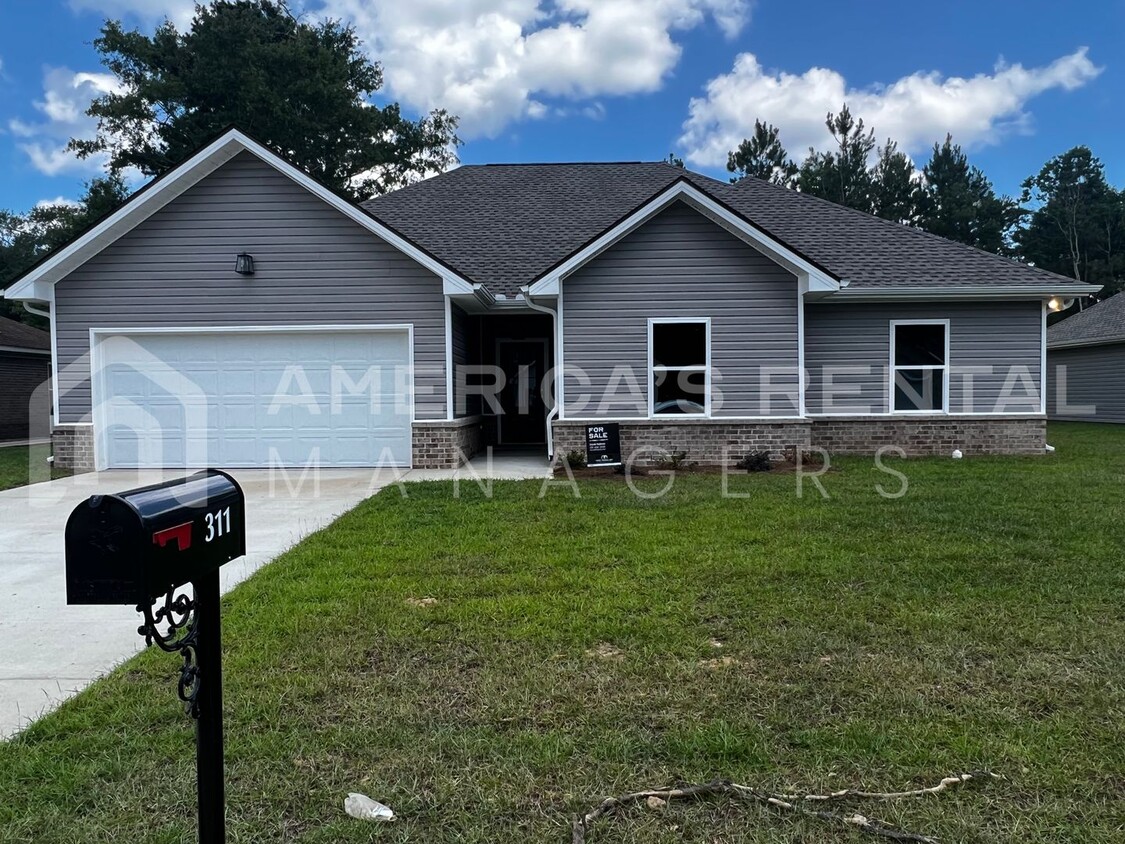 Primary Photo - Home for Rent in Bay Minette, AL!! Availab...