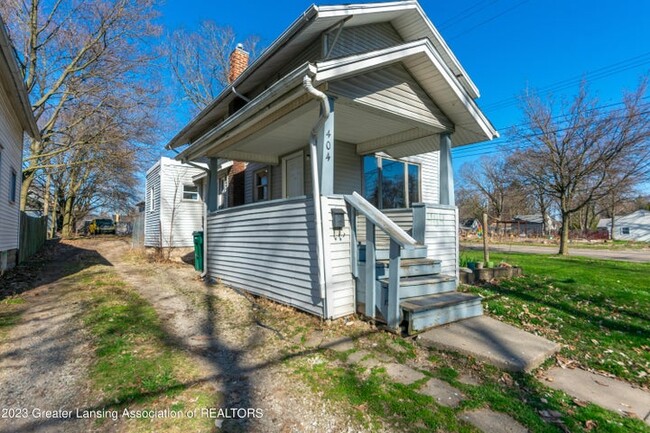 Building Photo - 404 S Hayford Ave