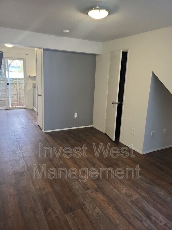 Foto del edificio - 9027 N Saint Louis Ave