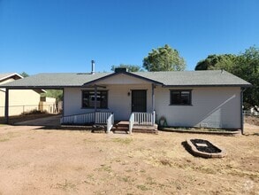 Building Photo - 43 S Rainbow Dr