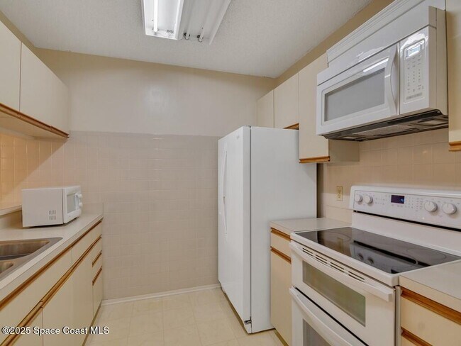 Foto del edificio - 27 Plantation Dr