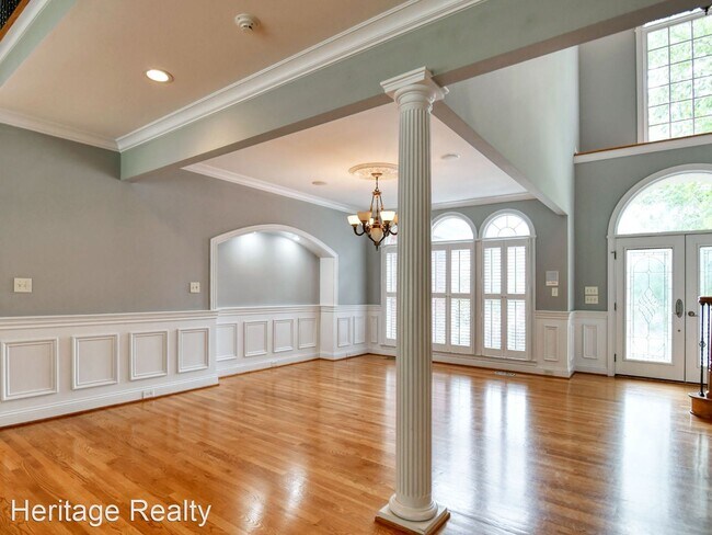 Building Photo - 4 br, 3.5 bath House - 1856 Greywell Rd