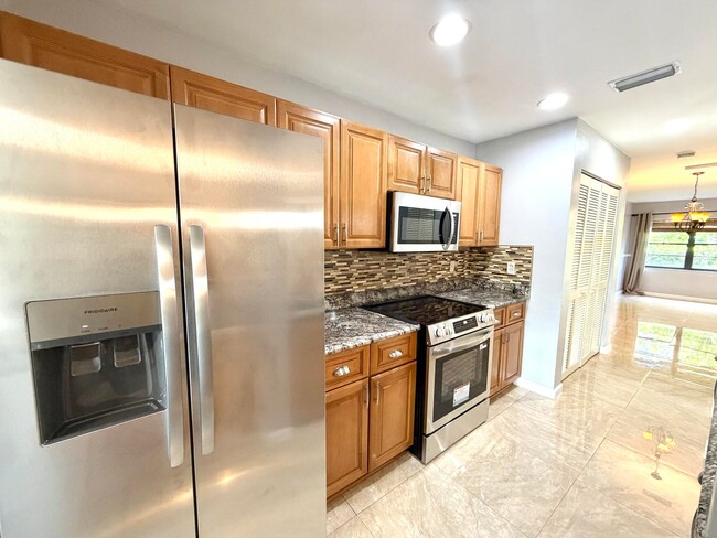 Building Photo - 12244 Sag Harbor Ct