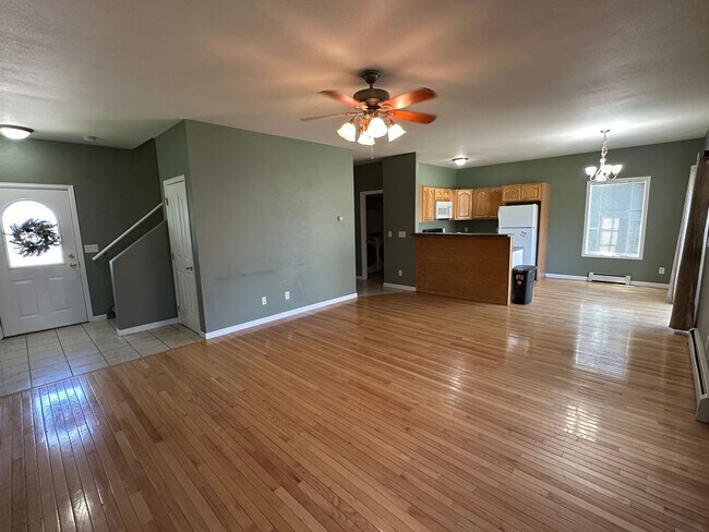 Building Photo - 1687 Pierson Ct