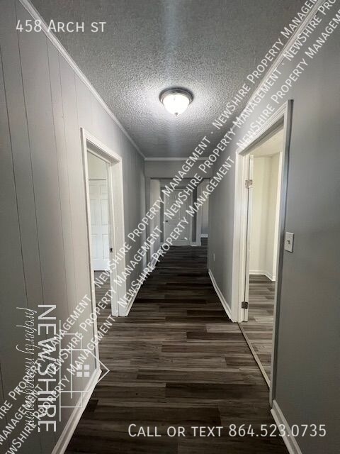 Building Photo - 458 Arch St