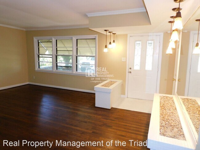 Building Photo - 3 br, 2 bath House - 626 Memphis Street