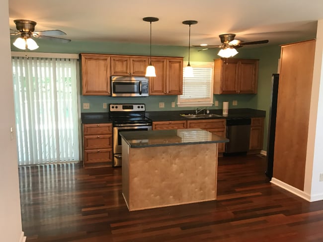 Building Photo - 6 E Wantoot Blvd