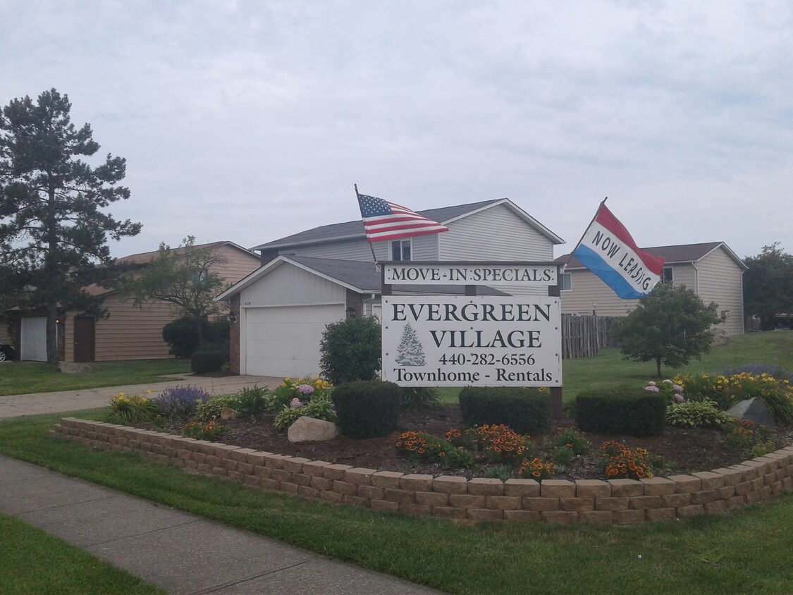 2604 Meister Rd, Lorain, OH 44053 Townhome Rentals in Lorain OH