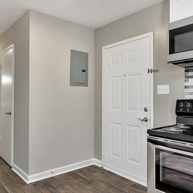 Apartment Entrance - Arbor Creek