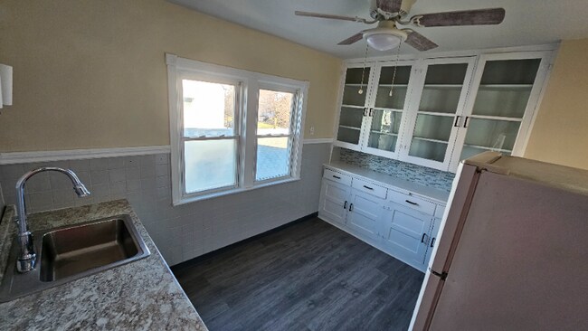 Building Photo - 293 Linden Ave