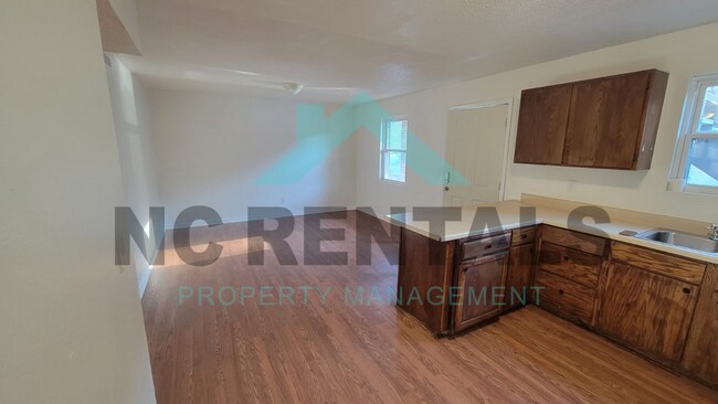 Building Photo - 2559 Green Oaks Ct SE