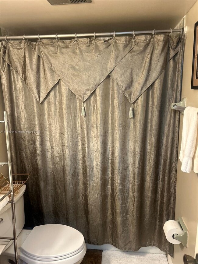 Building Photo - 1166 6th Ave