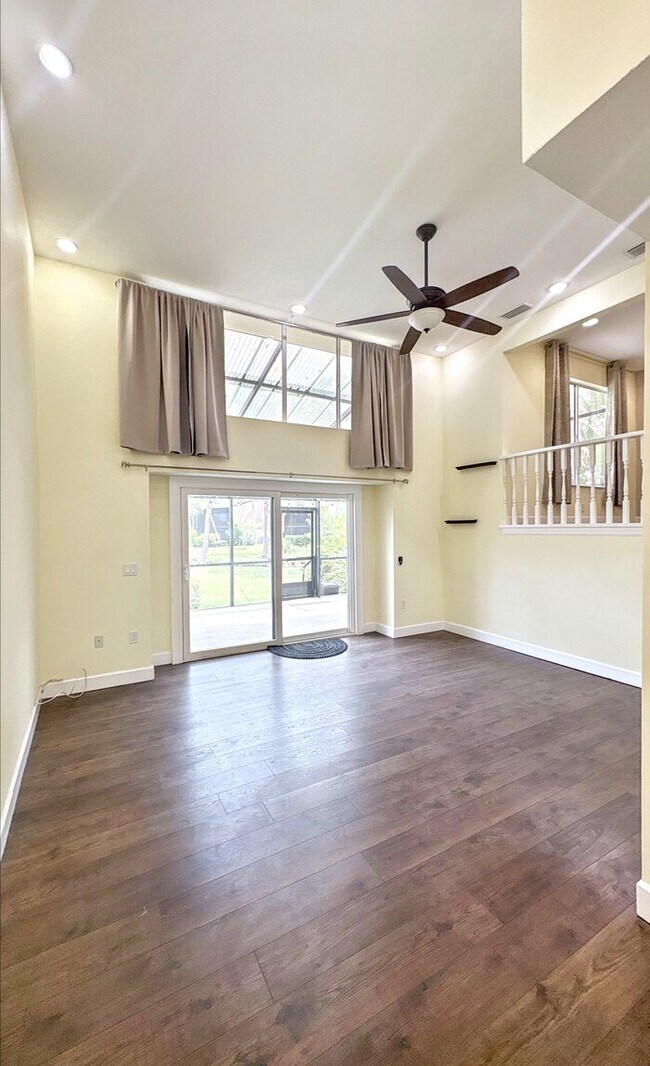 Foto del edificio - 13963 Lake Point Dr