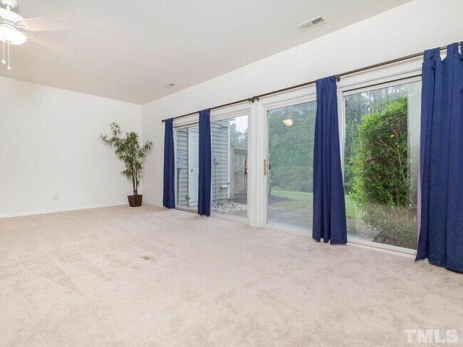 Foto del edificio - 304 Hickory Meadow Cir