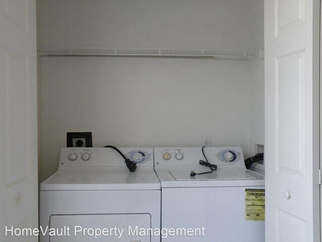 Building Photo - 3 br, 2 bath House - 4925 Sandra Bay Dr #205