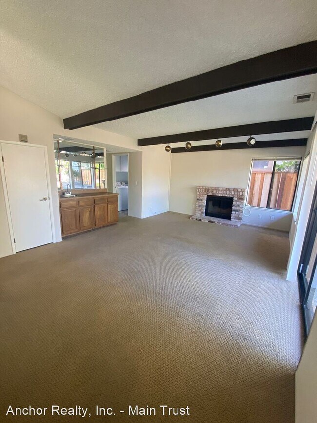 Building Photo - 4 br, 2.5 bath House - 609 Somerset Lane