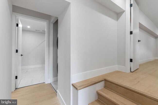Foto del edificio - 4522 Baker St