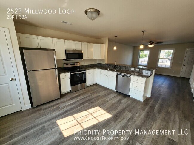 Foto del edificio - 2523 Millwood Loop