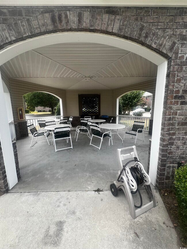 Foto del edificio - 595 Willow Green Dr