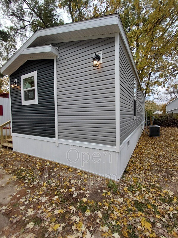 Building Photo - 301 Mantle Ave