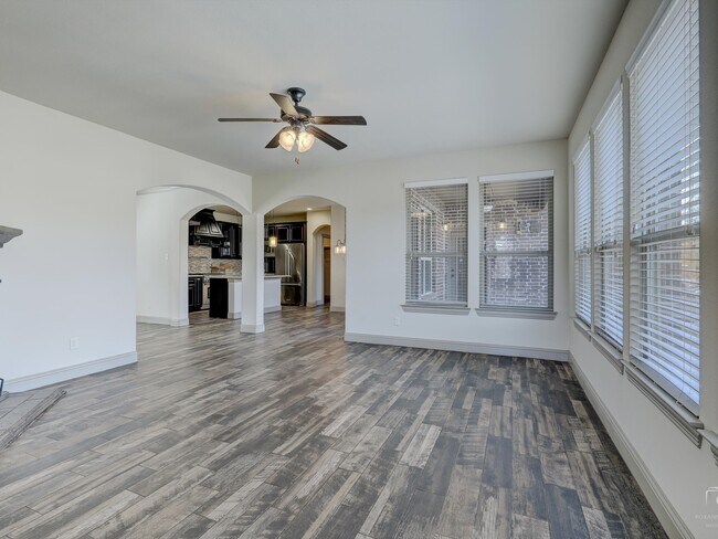 Building Photo - 800 Memory Ln