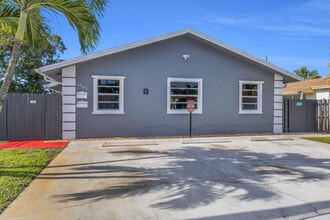 Building Photo - 1565 W 28th St