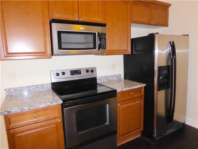 Building Photo - 1046 Woodbury Falls Dr