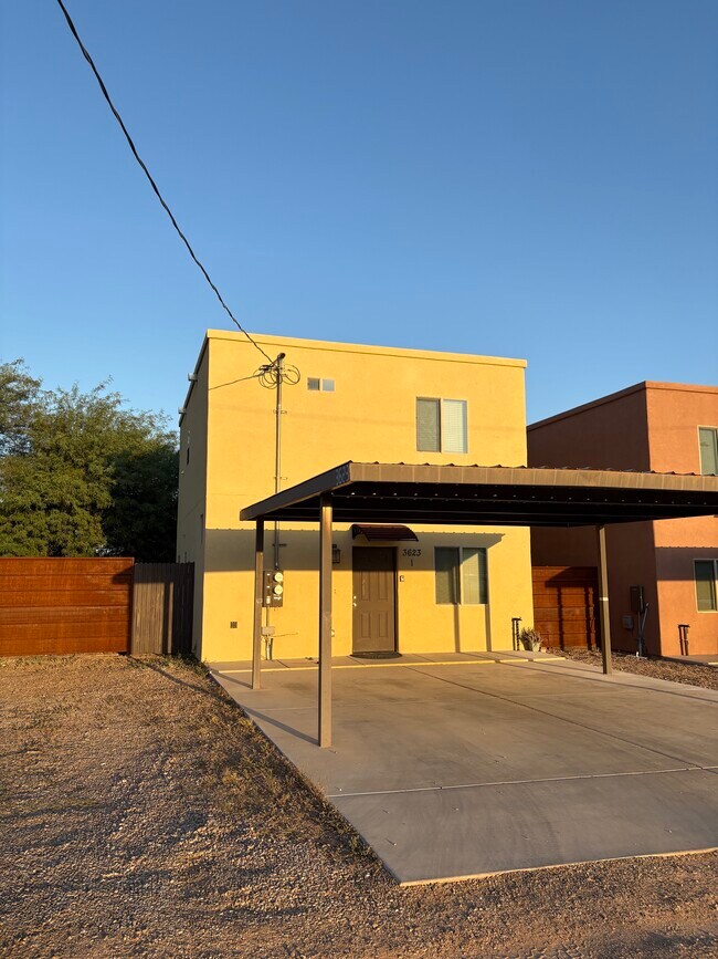 Foto del edificio - 3623 E Bellevue St