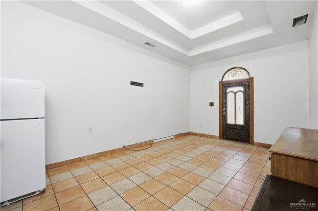 Building Photo - 8516 Hendrix Ave