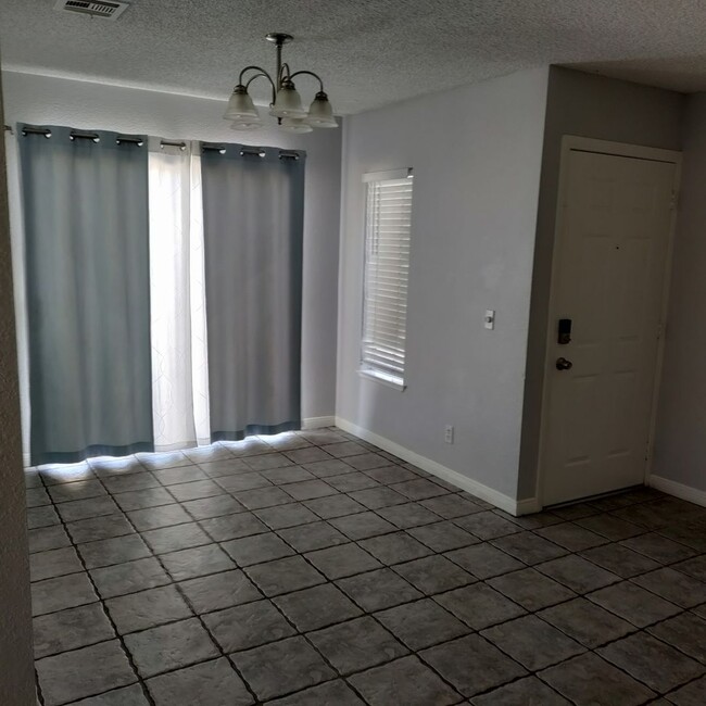 Foto del edificio - Move-In Ready 3-Bedroom, 2-Bath Single-Fam...