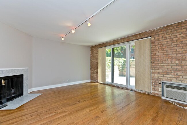 Building Photo - 1 bedroom in Chicago IL 60613