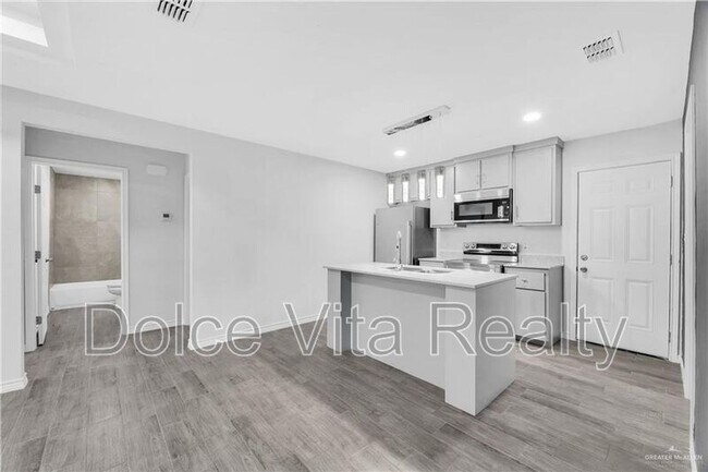 Foto del edificio - 1001 W Sunset Valley St