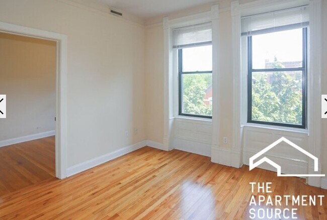 Foto del edificio - 2954 N Racine Ave