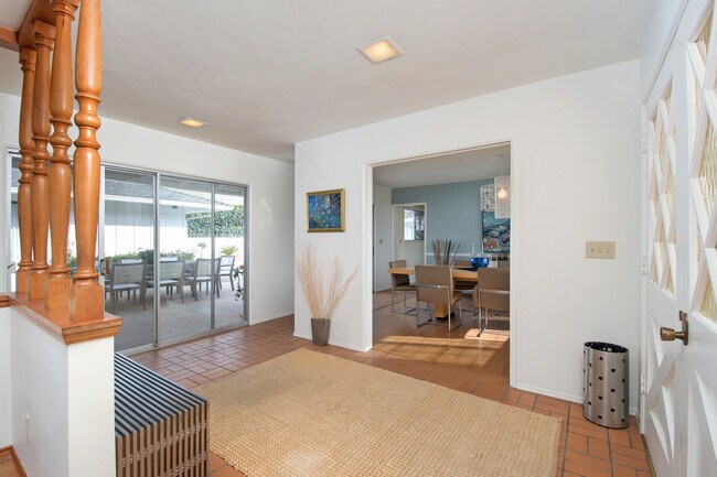 Building Photo - 1375 Muirlands Vista Way