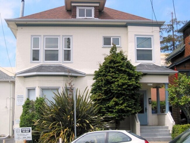Foto del edificio - -Great Downtown Berkeley Location near BAR...