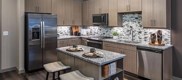 Foto del edificio - 880 Lake Carolyn Pkwy