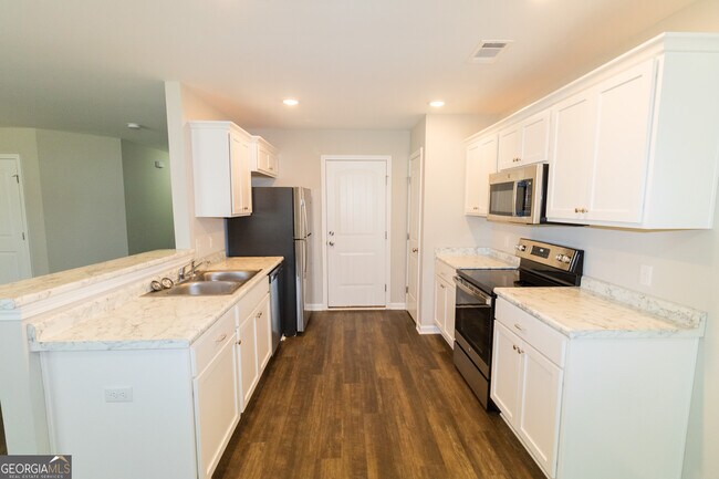 Building Photo - 208 Evans Ter