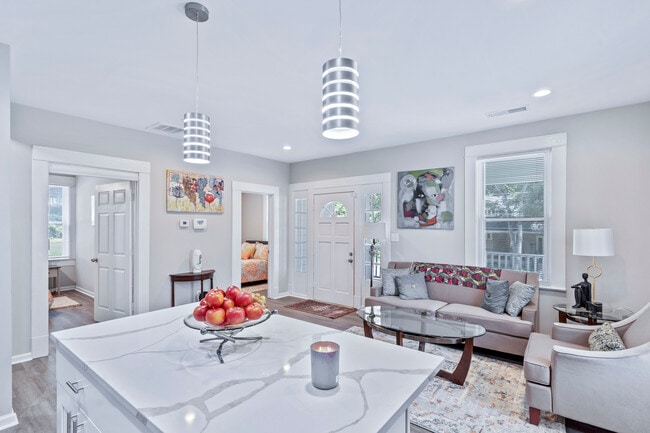 Building Photo - 1026 Astor Ave SW